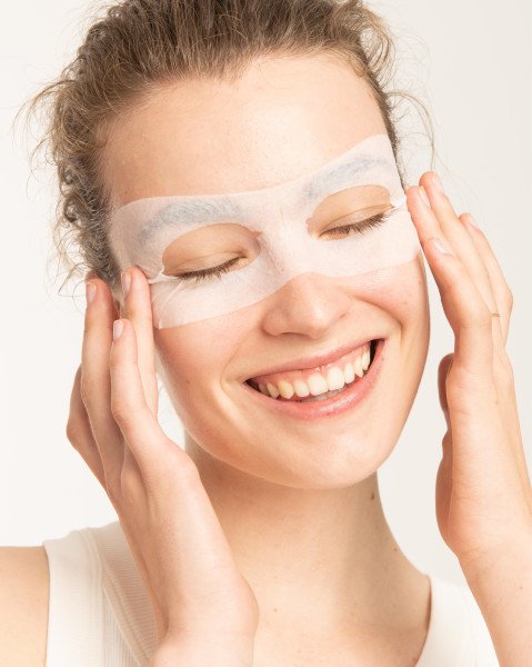 Moisture Bomb Coconut Eye Mask 2